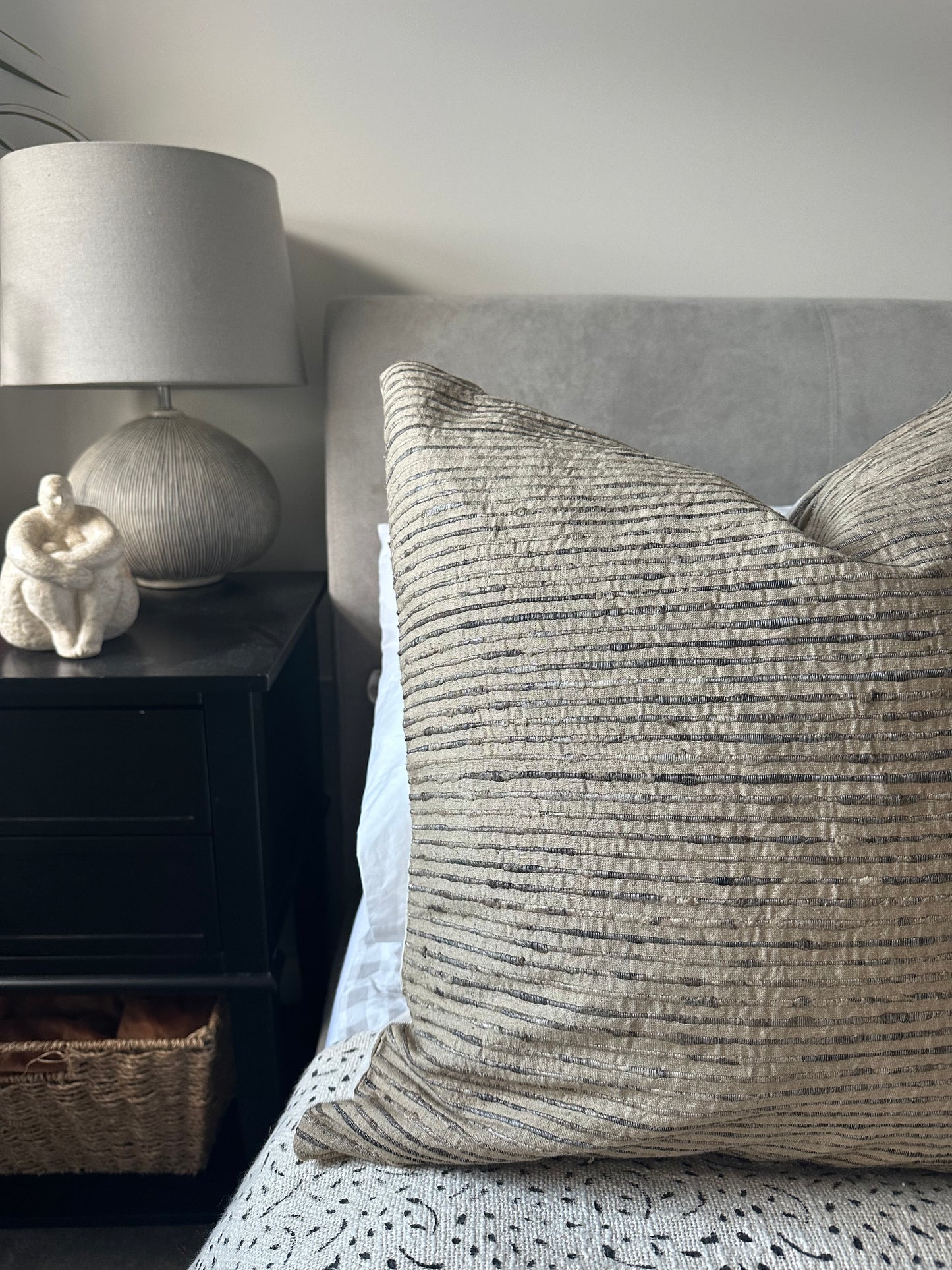 Neve | Silk Cushion cover