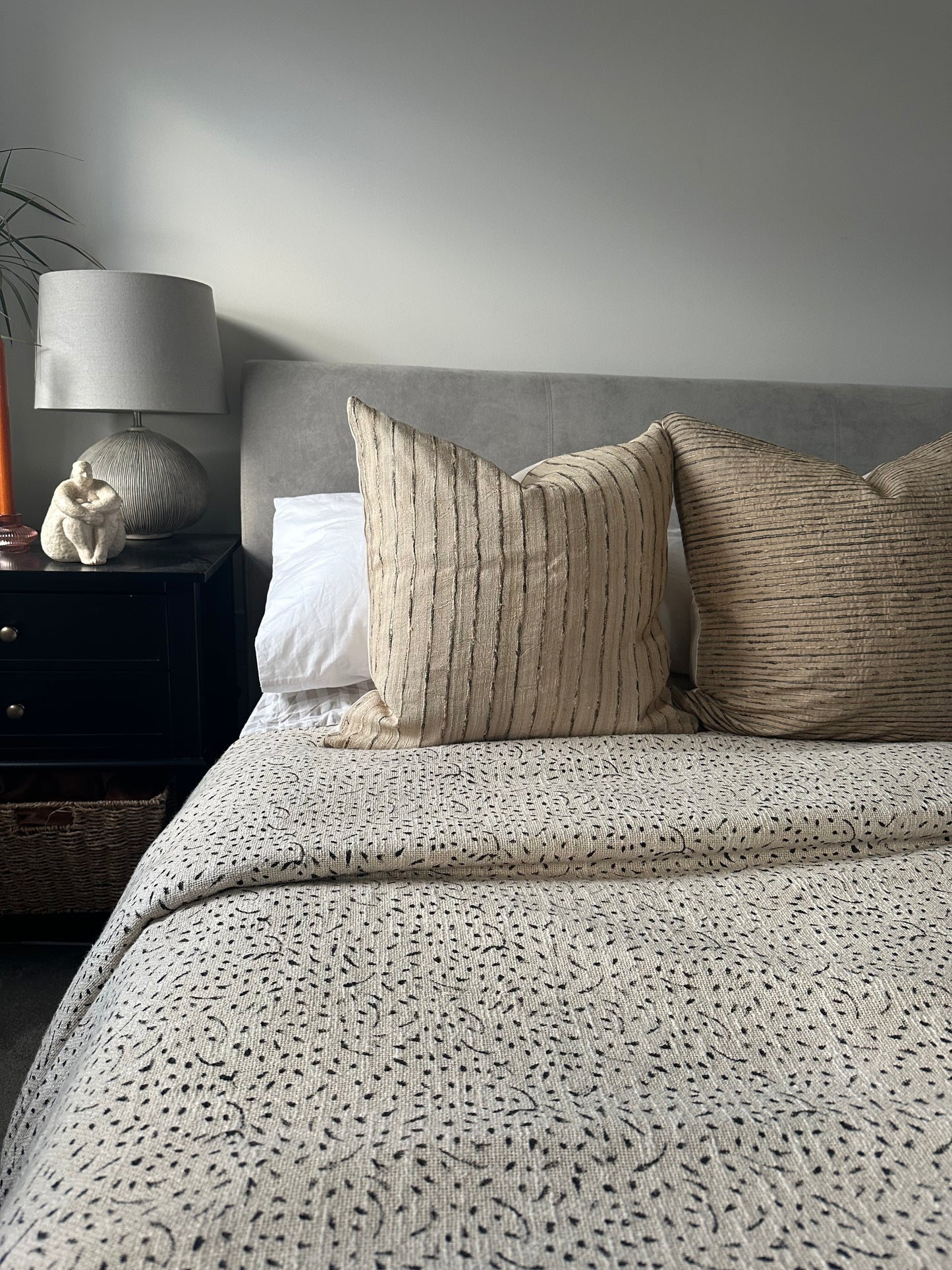 Neve | Silk Cushion cover