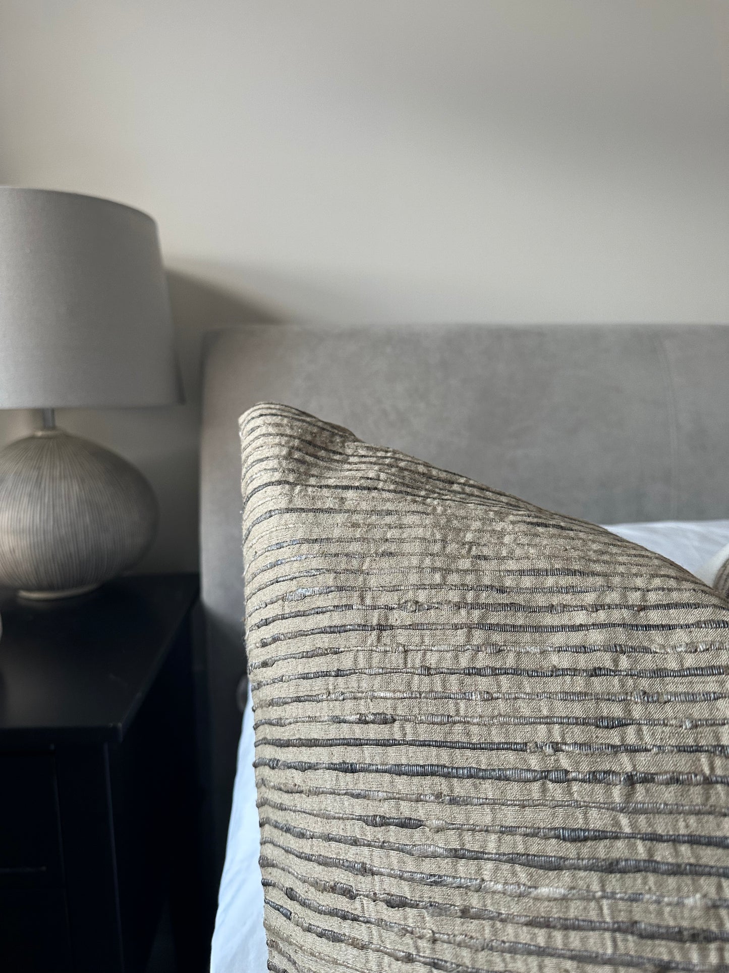 Neve | Silk Cushion cover