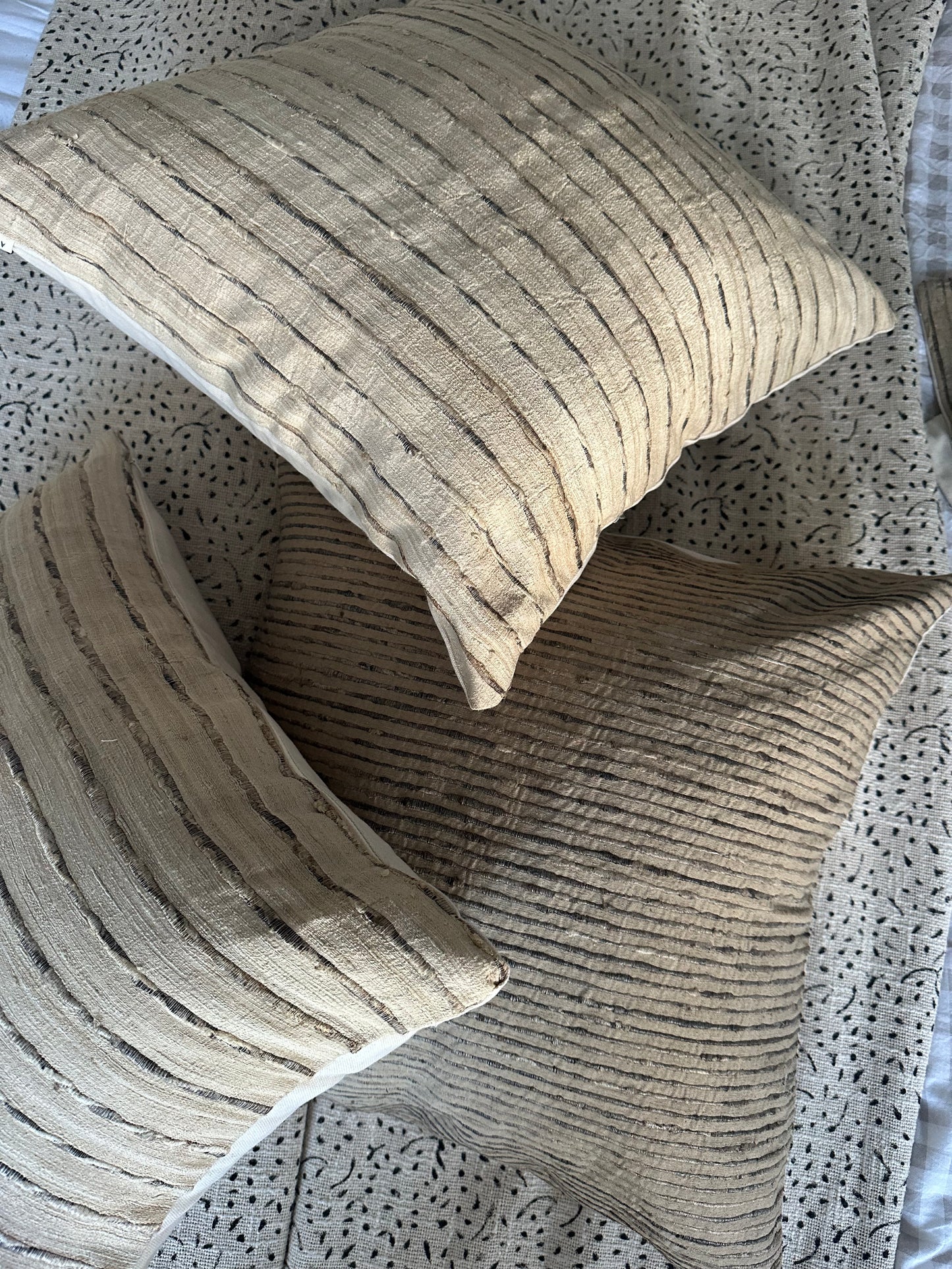 Neve | Silk Cushion cover