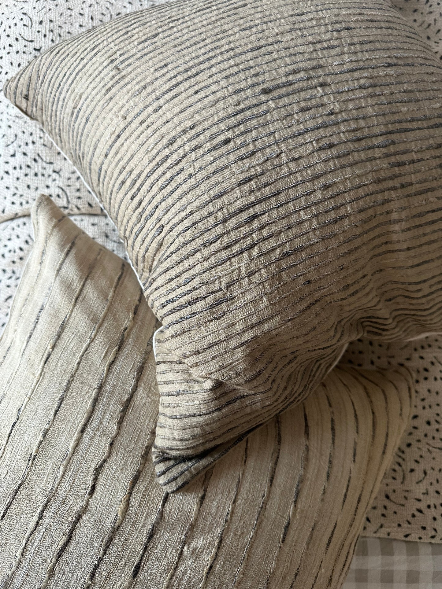 Neve | Silk Cushion cover