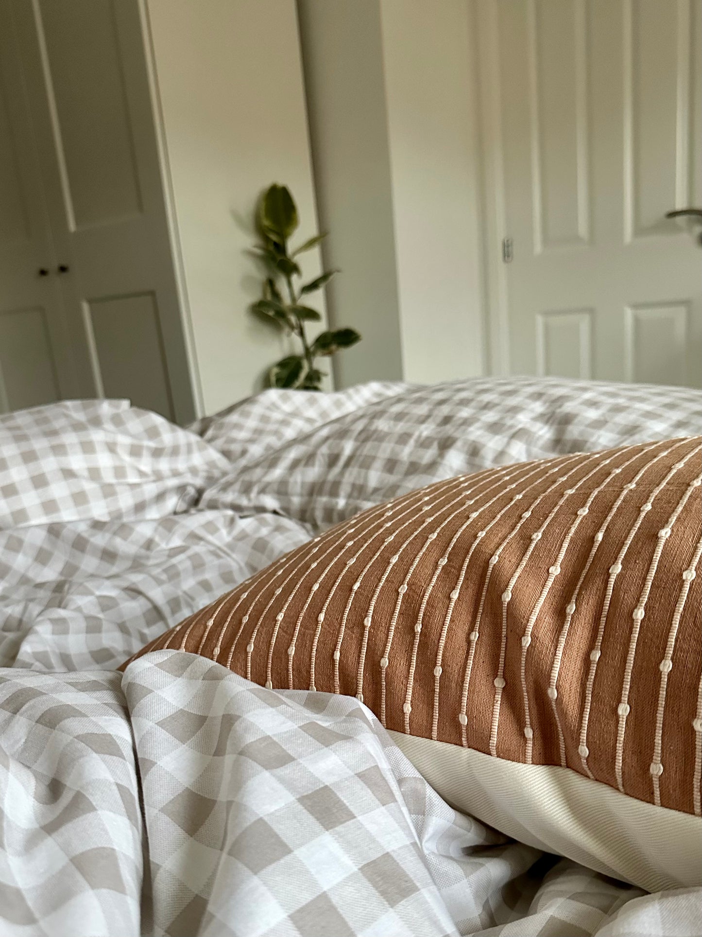 AINSLEIGH | Cushion cover